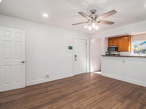 3rd image of 515 W 9th St #B