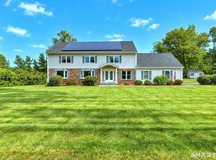9 Pez Ct, North Haven, CT 06473