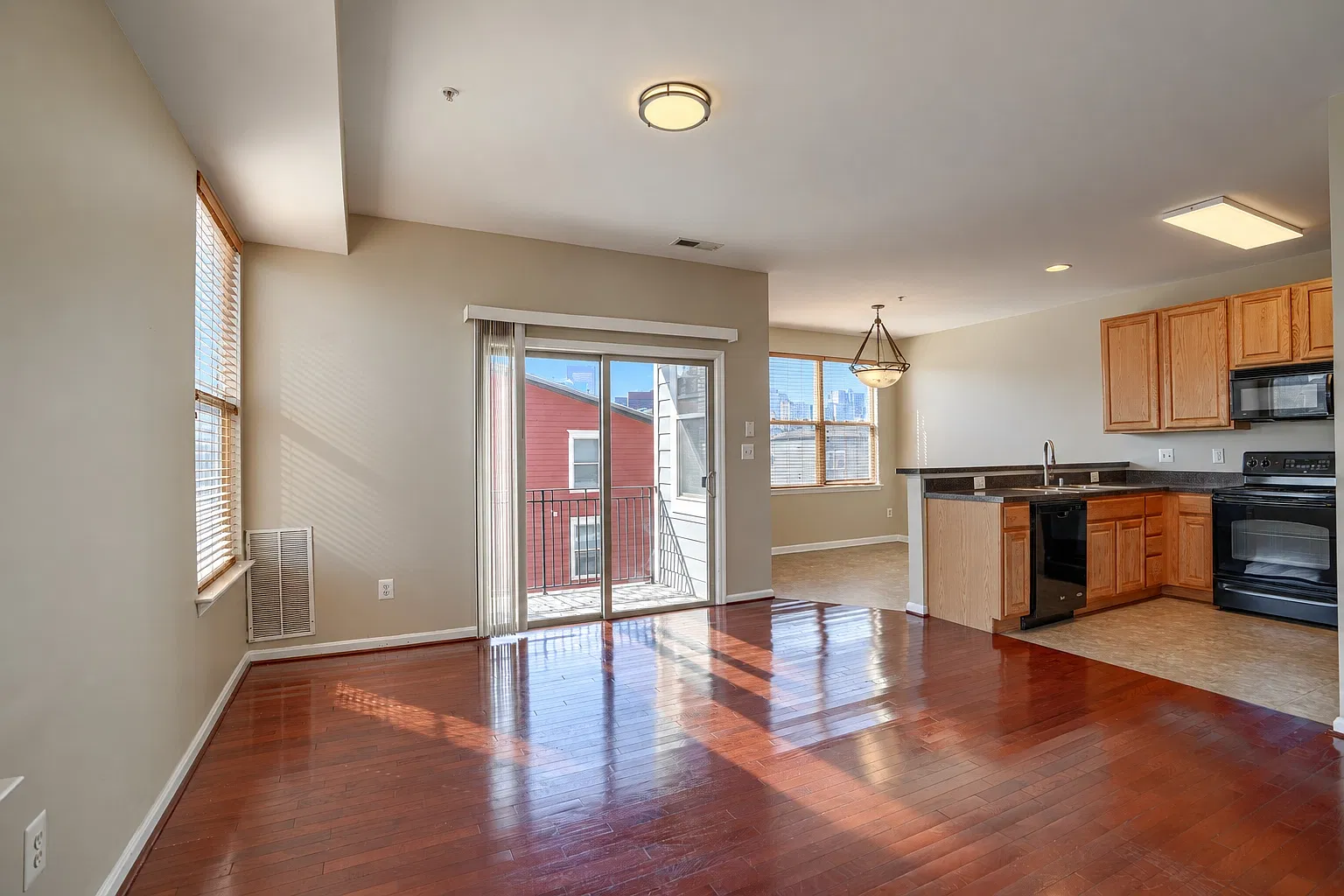 120 S Exeter St — Photo 4