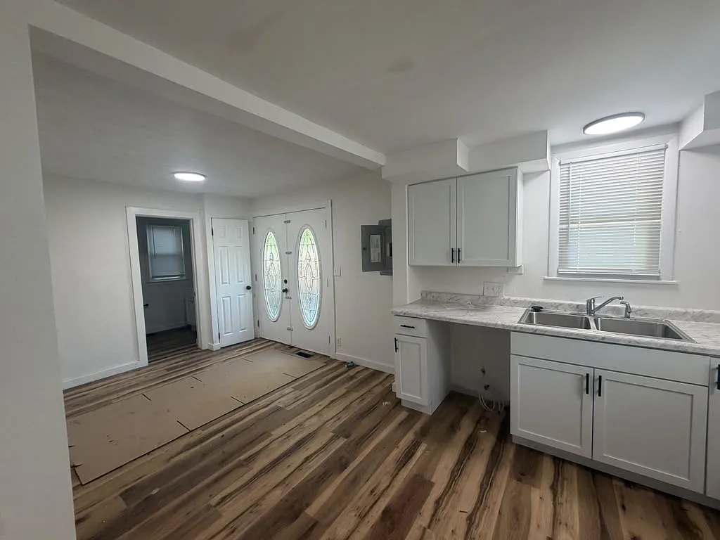 2 bed, 1405 sqft, $1,500 — Photo 2
