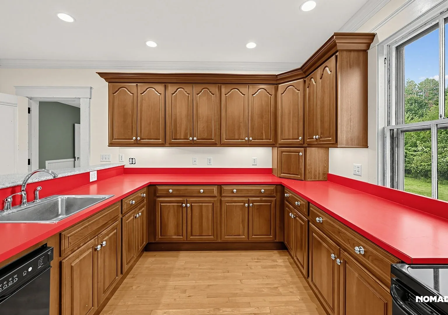 Spacious 6BR House in Fitchburg — Photo 2
