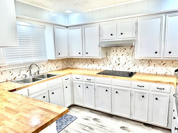 4th image of 5415 73rd St