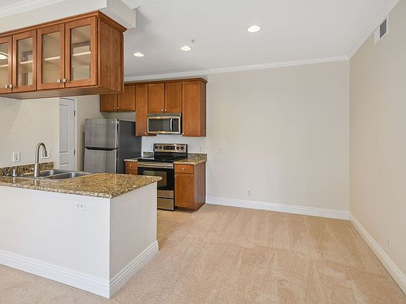 5th image of 22681 Oakgrove Unit 633
