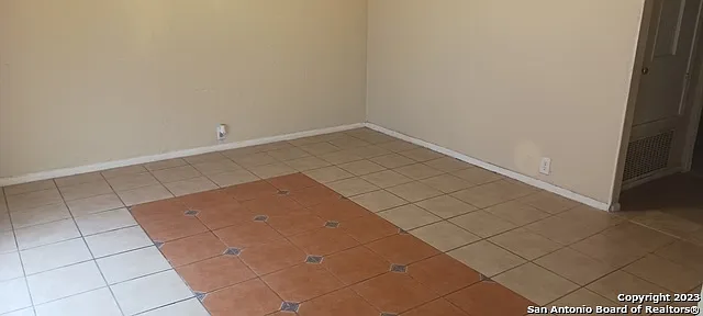 3 bed, 1.0 bath, 1163 sqft, $1,400 — Photo 4