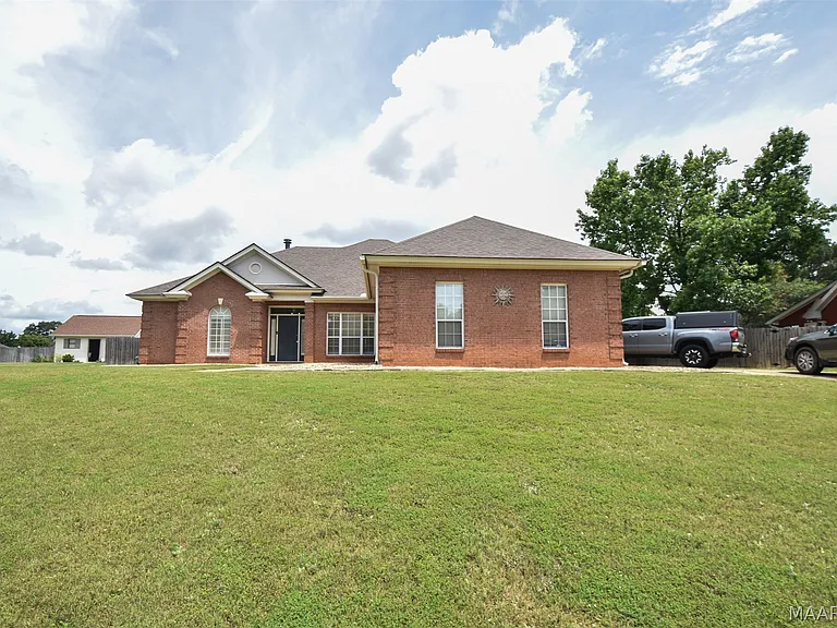 1691 Rambling Brook Ln — Photo 9
