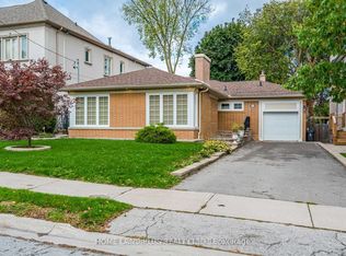 66 Munro Blvd, Toronto, ON M2P 1C2