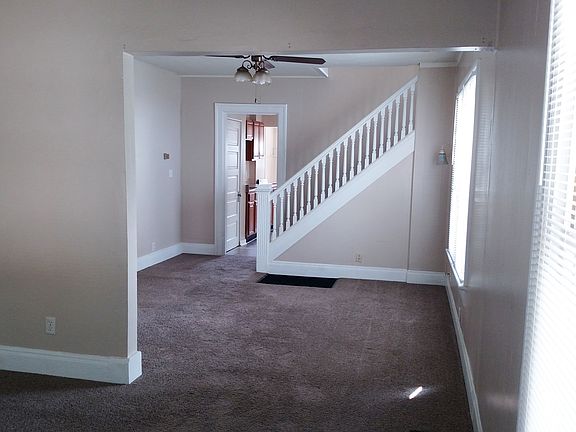 2nd image of 802 804 Creighton Ave