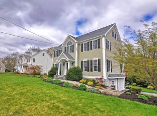 28 Lois Ct, Attleboro, MA 02703