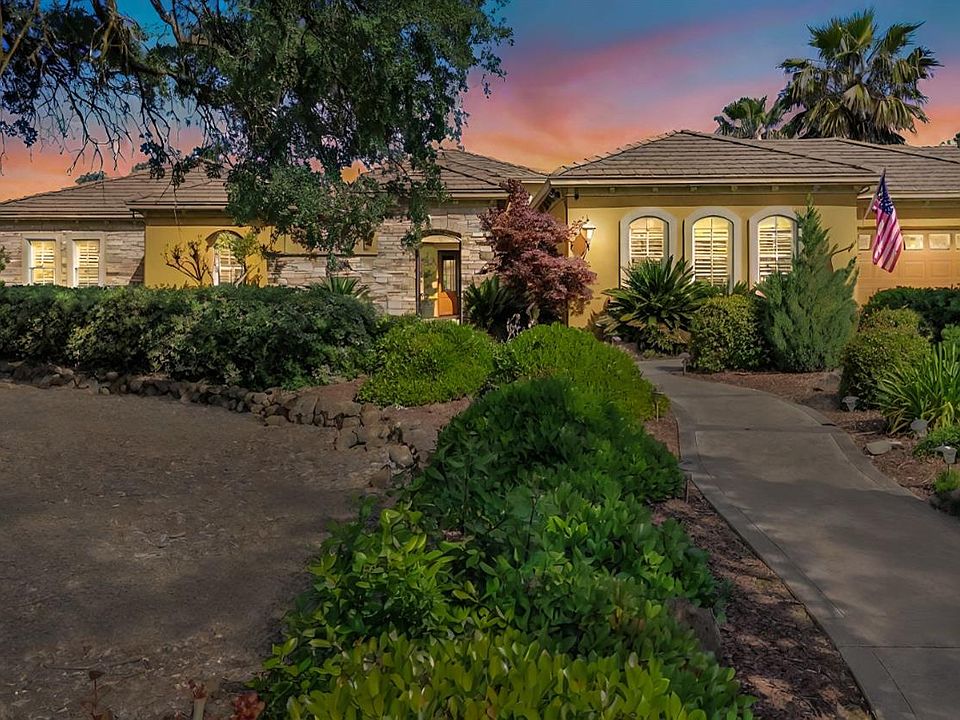 1st image of 3670 Bridlewood Way