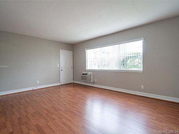 5th image of 10150 E Bay Harbor Dr APT 4