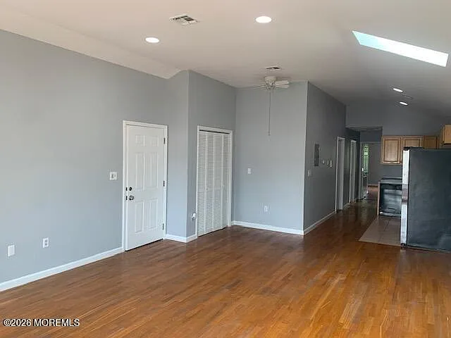 3 bed, 2720 sqft, $3,295 — Photo 2