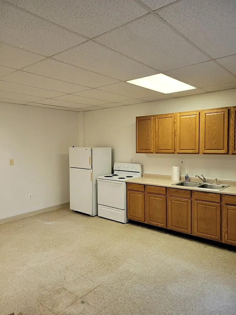 130 Kurtz Ave — Photo 2