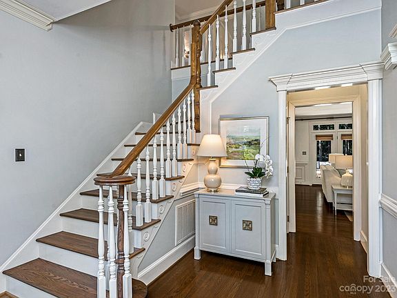 4th image of 7616 Red Oak Ln