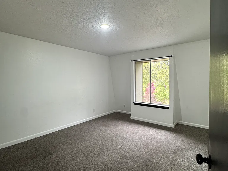 5402 S Willow Ln #E — Photo 6