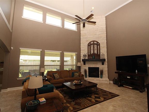 4th image of 4219 Buroak Dr