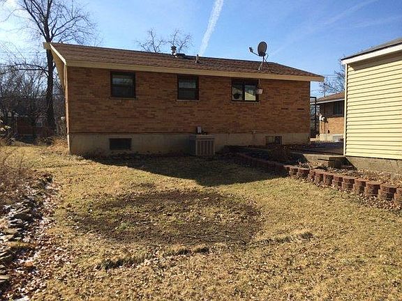 3rd image of 10590 Thornview Dr