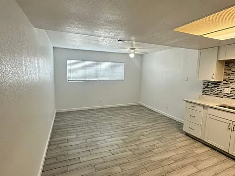 5318 W Turney Ave — Photo 6