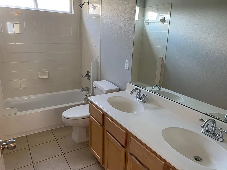 9113 Hope Dr — Photo 5