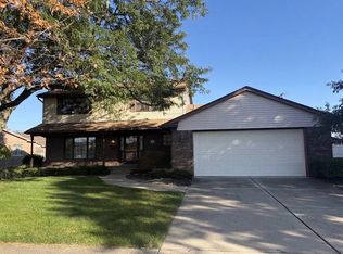 26820 Cecile St, Dearborn Heights, MI 48127