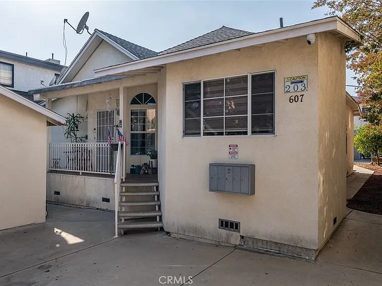 607 E Olive Ave — Photo 2