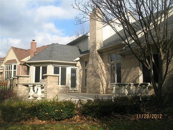 5th image of 54651 Birchfield Dr E