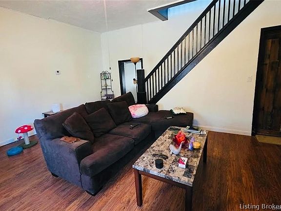 4th image of 715 Walnut Street