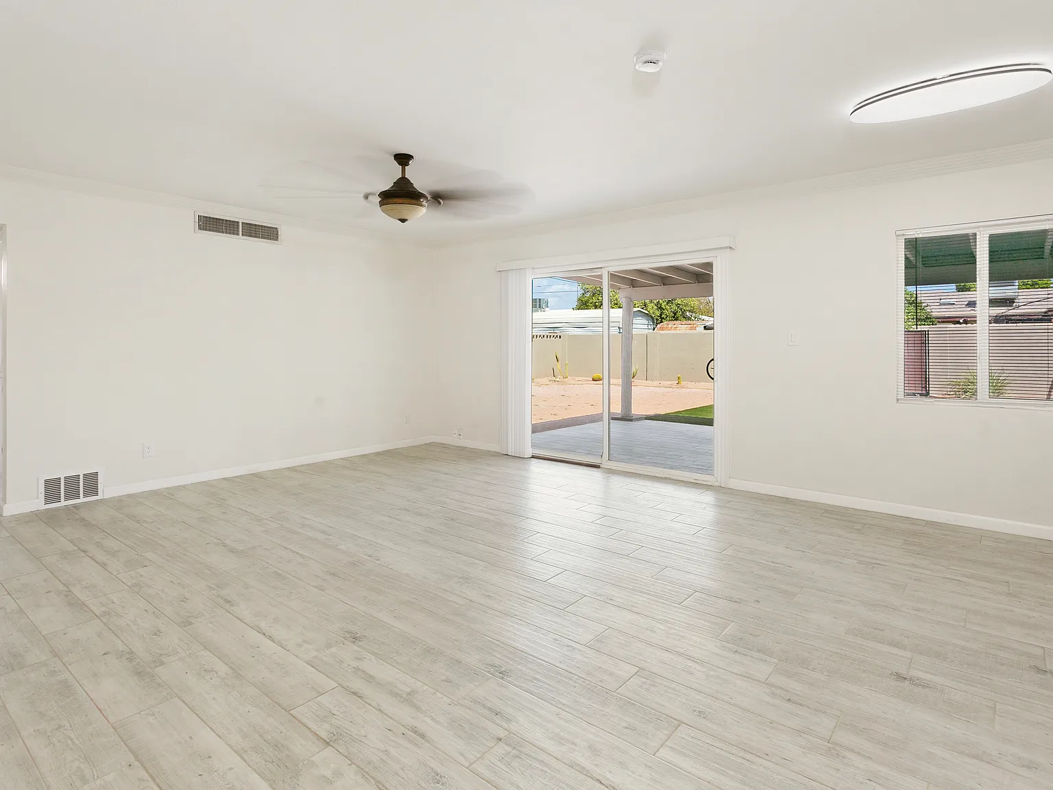 4 bed, 1861 sqft, $2,640 — Photo 3