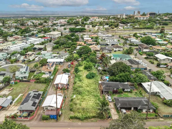 2057 Mokuhau Rd, Wailuku, HI 96793