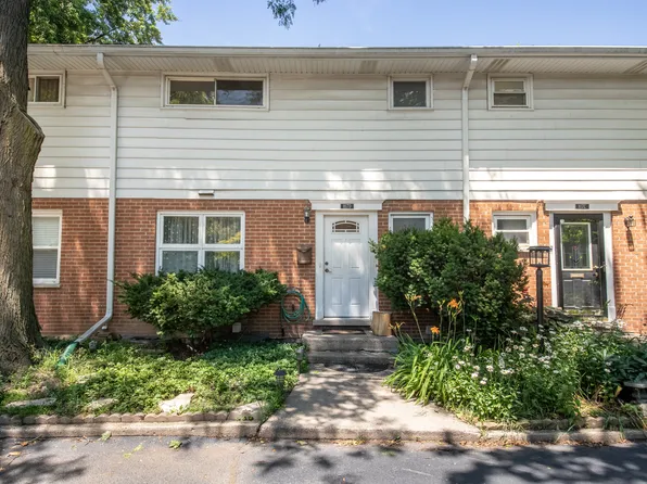 817 Hibbard Rd Unit D, Wilmette, IL 60091