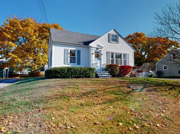 14 Perrier Street, Lewiston, ME 04240