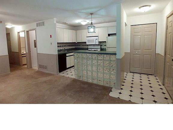 2nd image of 1407 Diamond Dr