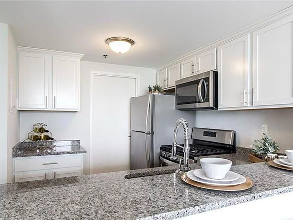 4th image of 250 E Harbortown Dr APT 502