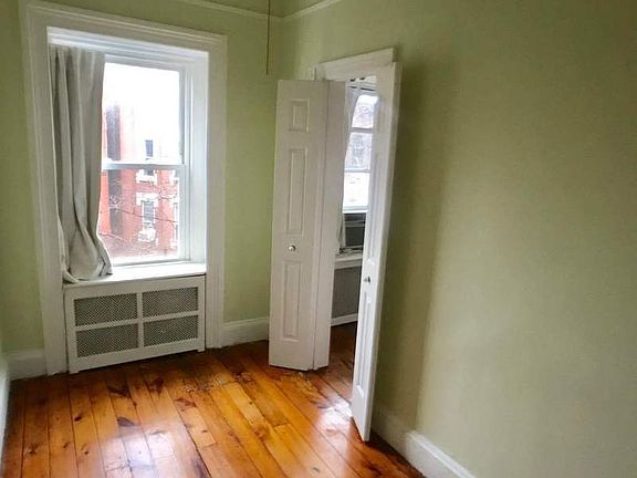 4th image of 244 Sackett St
