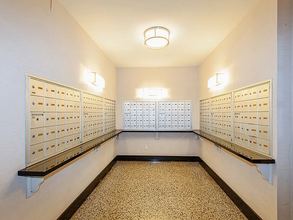 3rd image of 7281 113th St APT 6K
