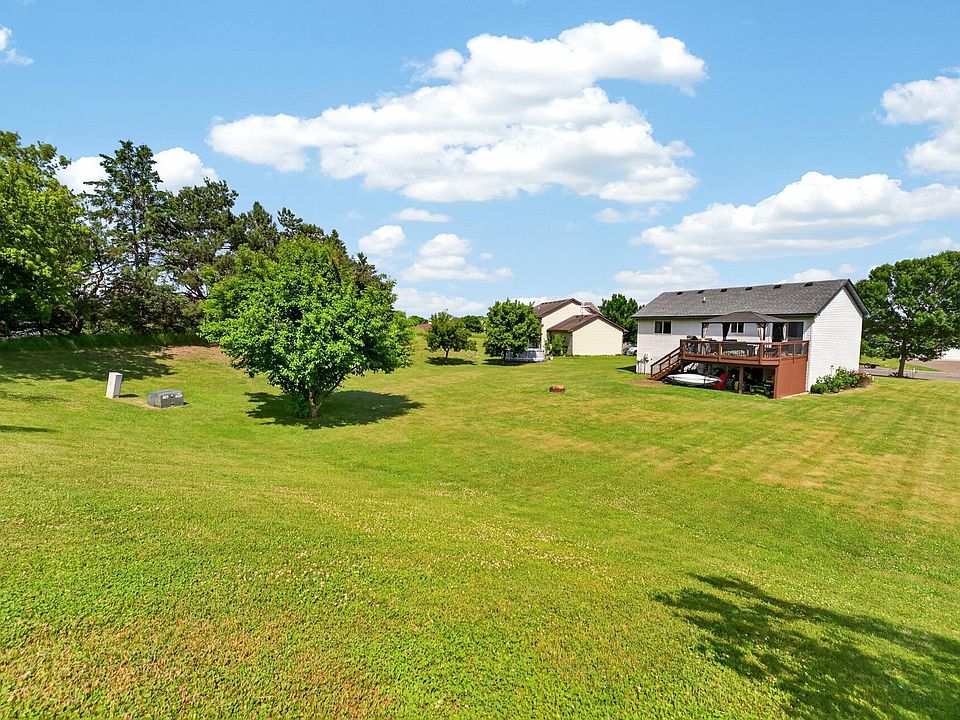 1st image of 527 Jewell St