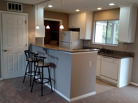 Great Kitchen with Granite