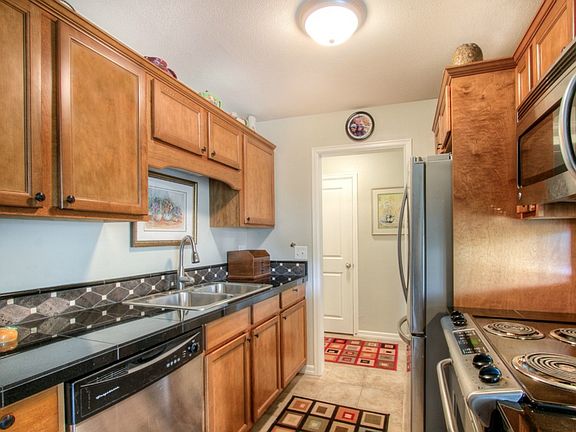 3rd image of 1113 Kirkland Ave APT 6A
