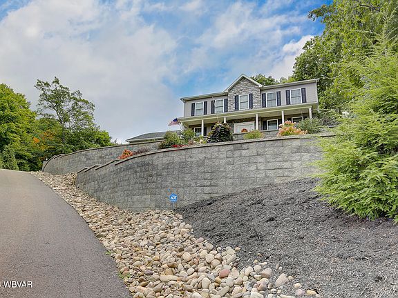 3rd image of 44 Kristim Dr