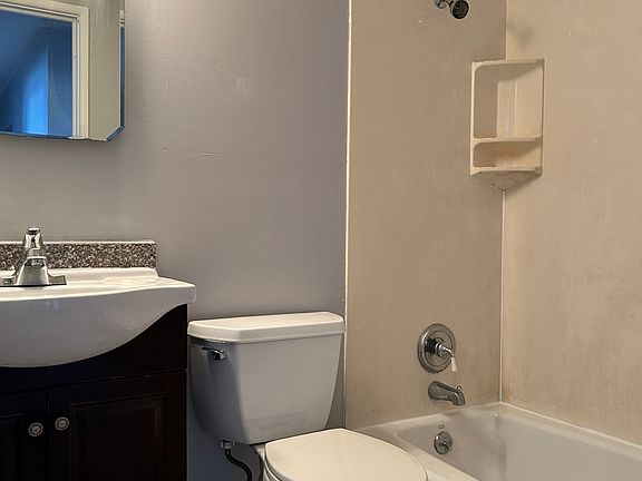 4th image of 2975 Churchill Dr