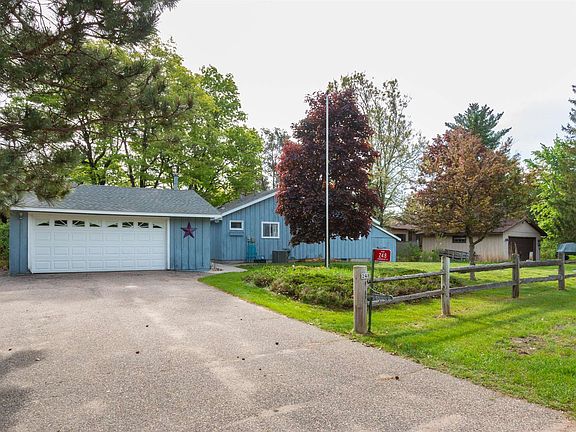 3rd image of 248 Cranbrook Ct
