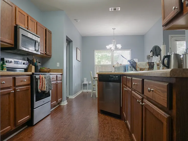 212 Ladue Ave — Photo 5