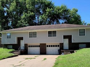 5210 Junior Dr, Saint Joseph, MO 64506