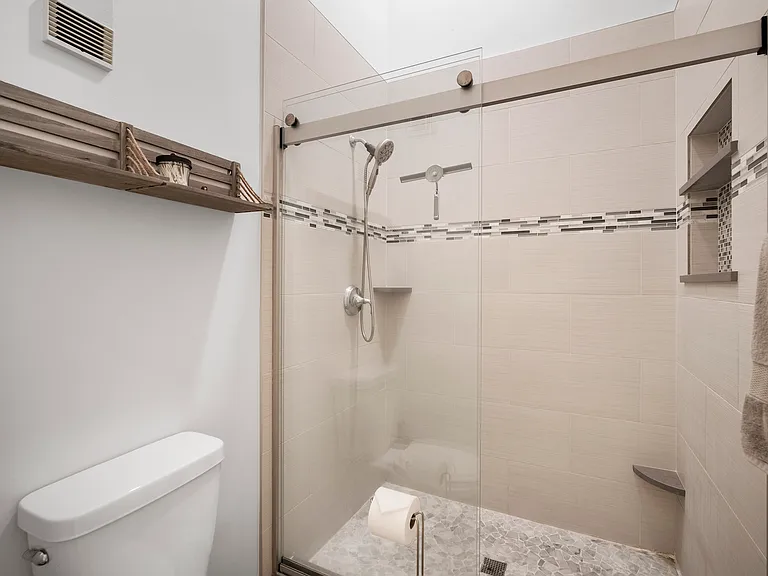 61 Emerald Woods Dr #D2 — Photo 28
