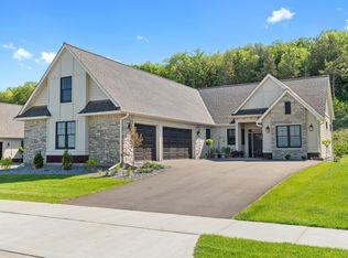 2359 Sydney Ln, Hudson, WI 54016