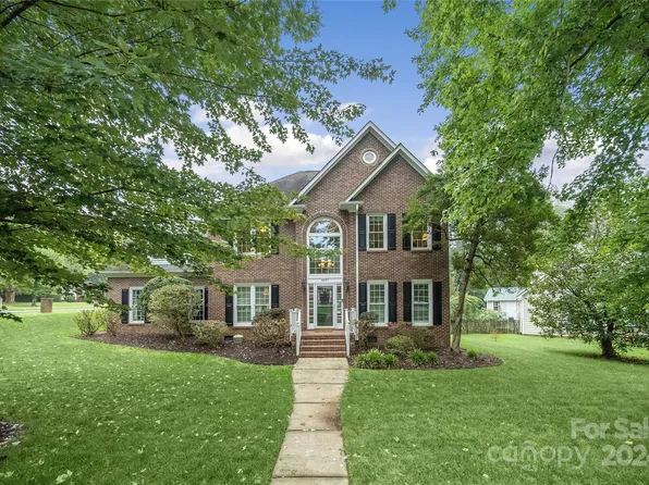 4401 Charlestowne Manor Dr, Charlotte, NC 28211
