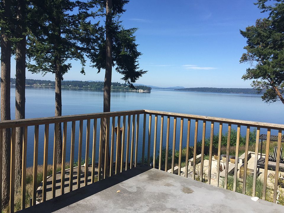 Main floor deck