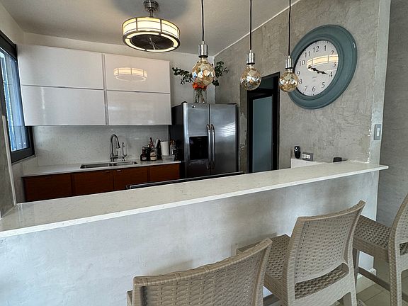 4th image of 1049 Calle 14 #1056