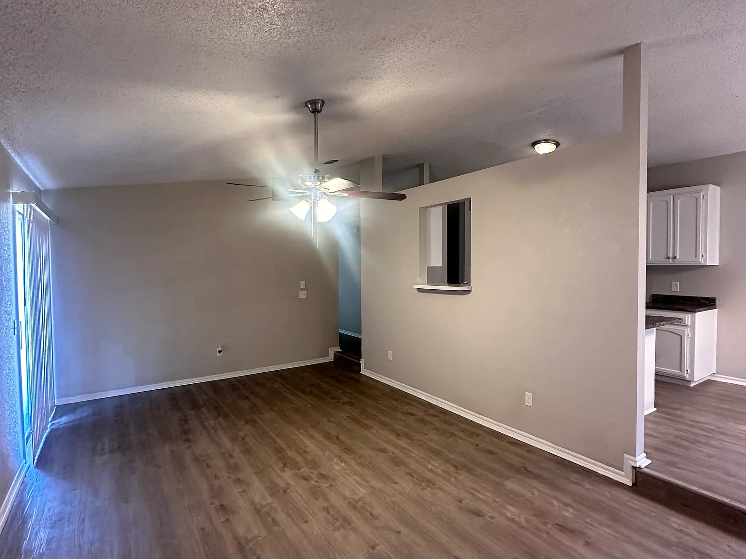 1063 Squire Mansion, Yukon, OK 73099 — Photo 2
