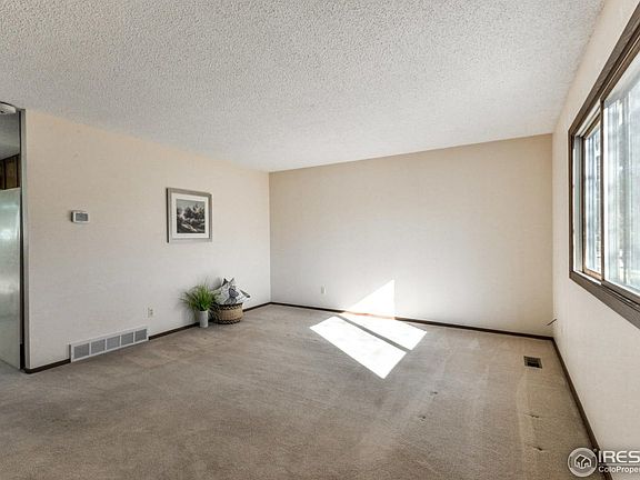 3rd image of 3829 Logan Dr