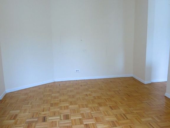 5th image of 542 E 79th St APT 6T